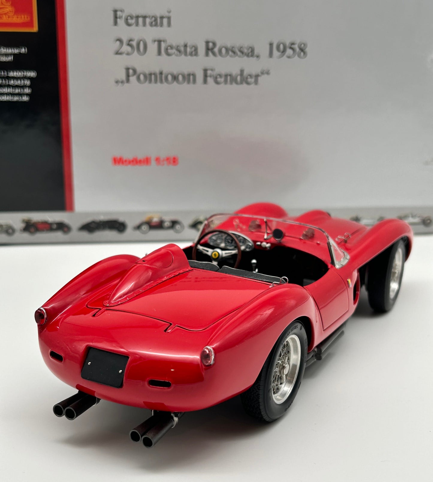 CMC 1/18 Ferrari 250 Testa Rossa, 1958, Pontoon Fender