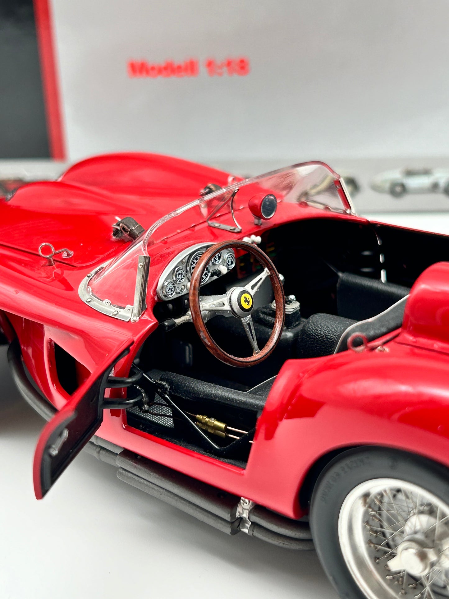 CMC 1/18 Ferrari 250 Testa Rossa, 1958, Pontoon Fender